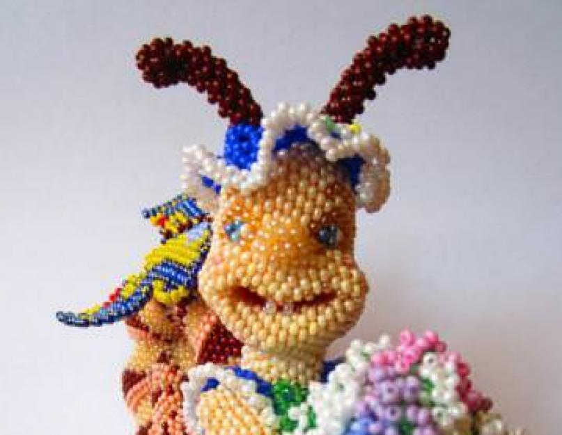 How to make a giraffe from beads.  DIY beaded giraffe