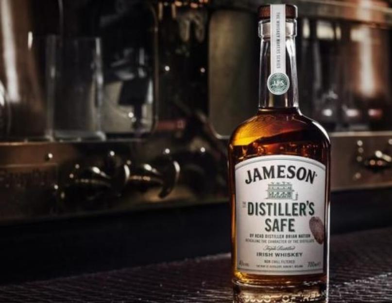 Hogyan lehet felismerni a hamis alkoholt?  (16 kép).  Hamisított whisky: hogyan lehet megkülönböztetni a hamisítványt az eredeti Jamesontól, hogyan lehet megkülönböztetni a hamisítványt az üveg alapján